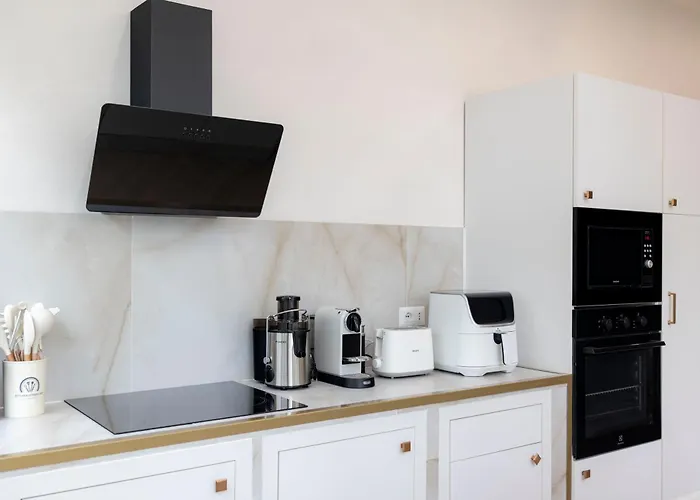 Spacious Two Bedroom Design Near Circo Massimo