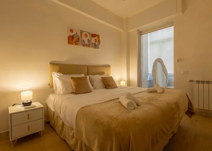 Spacious Two Bedroom Design Near Circo Massimo